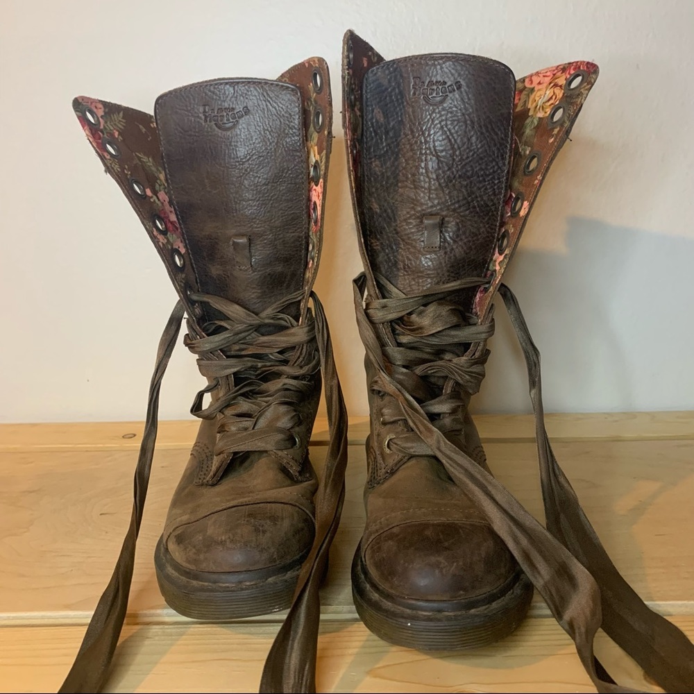 Dr. Martens Triumph Boots Size 8 Women